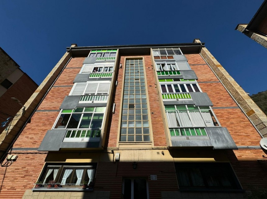 A Vendre - Apartamento -
Aller - Corigos