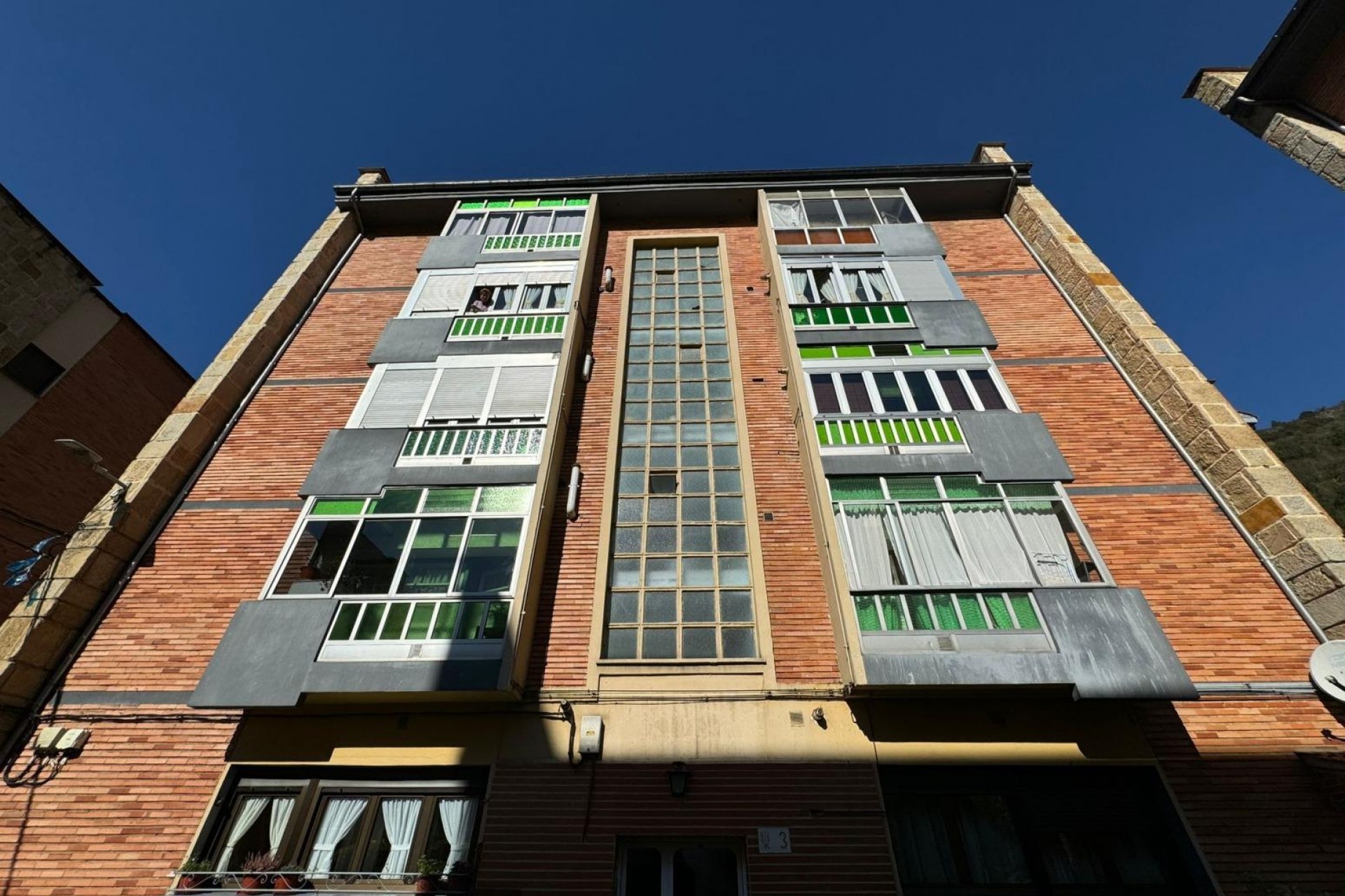 A Vendre - Apartamento -
Aller - Corigos