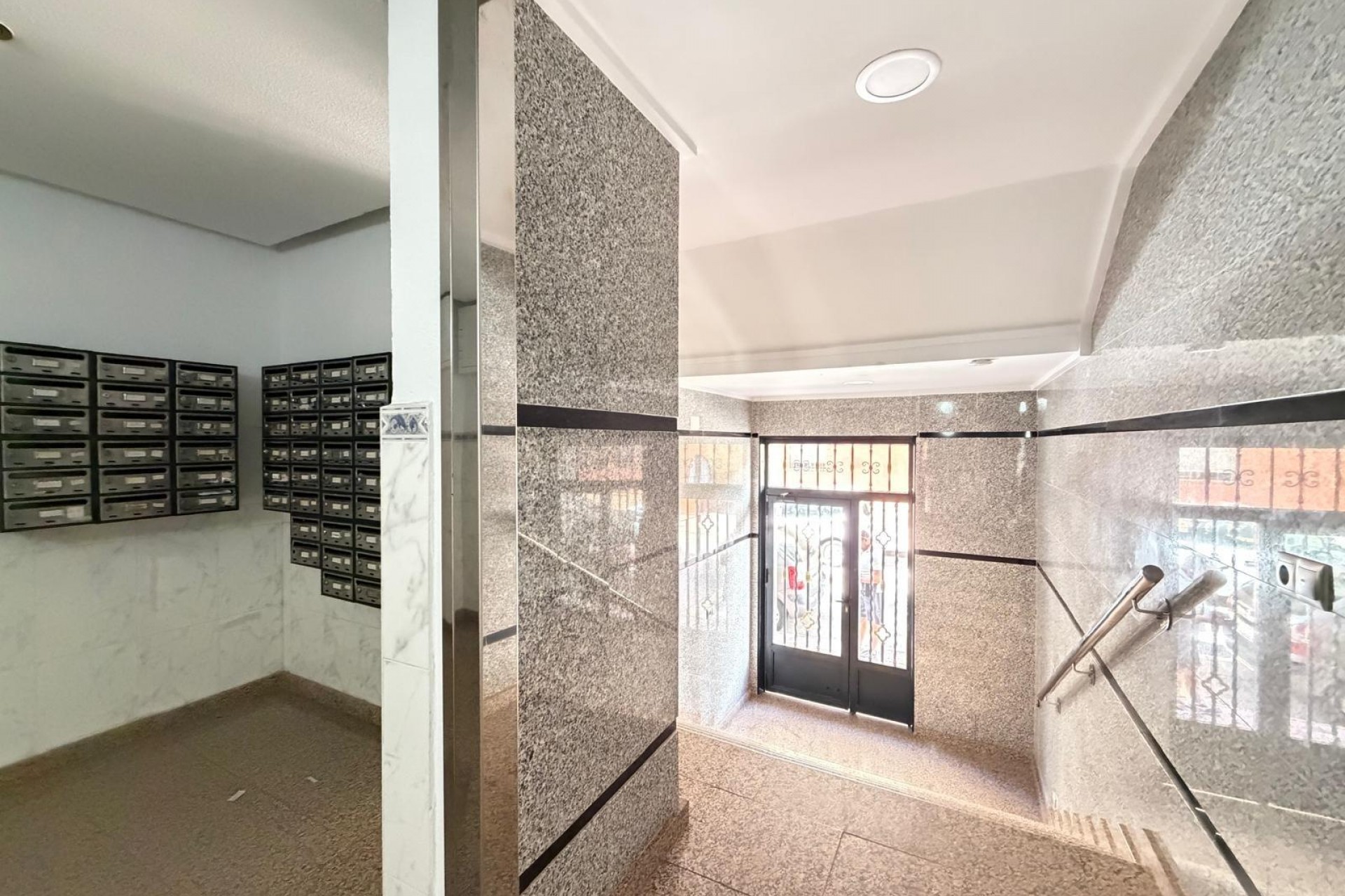 A Vendre - Apartamento -
Torrevieja - Las Piscinas Naturales