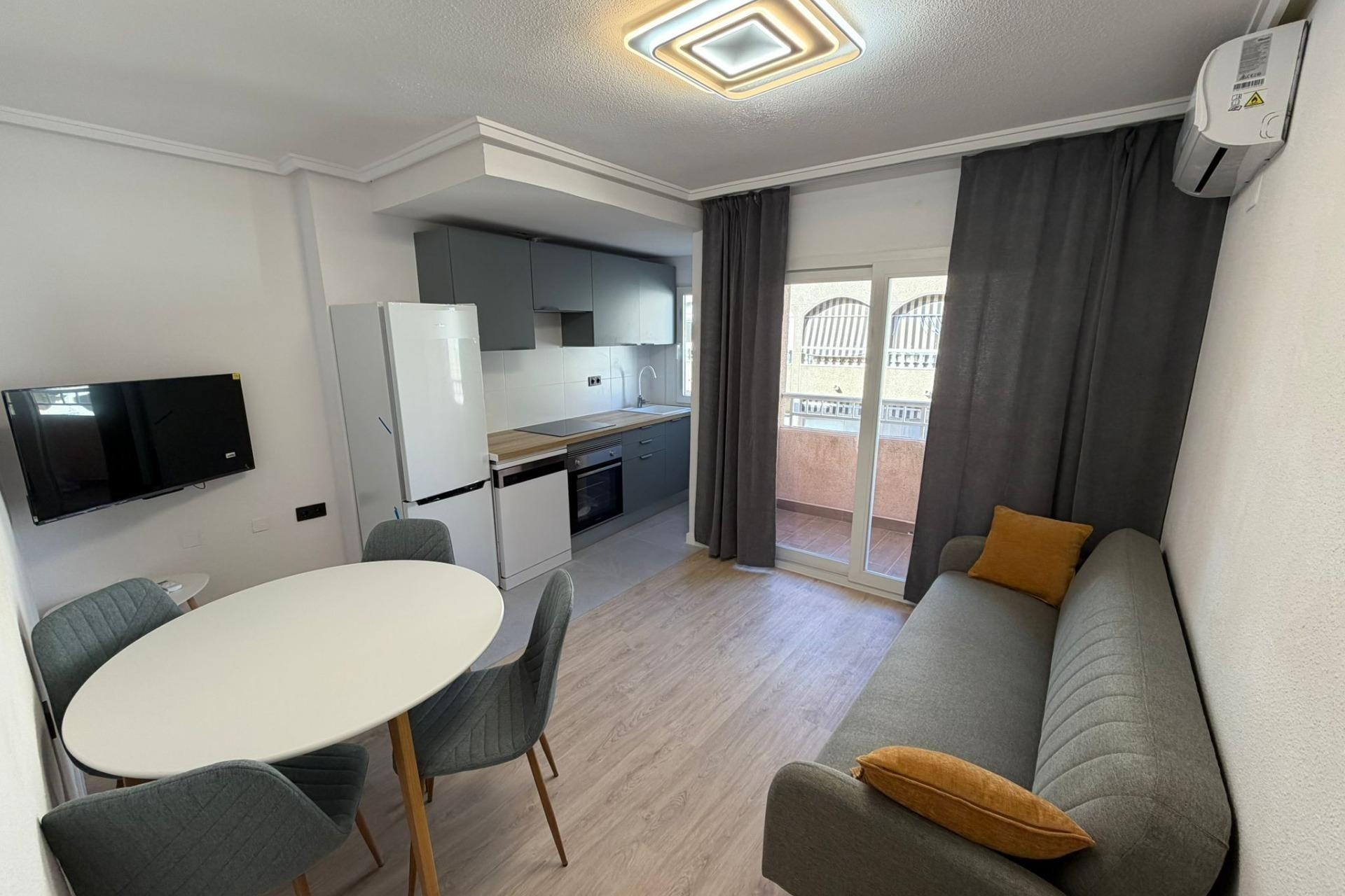 A Vendre - Apartamento -
Torrevieja - Playa del cura