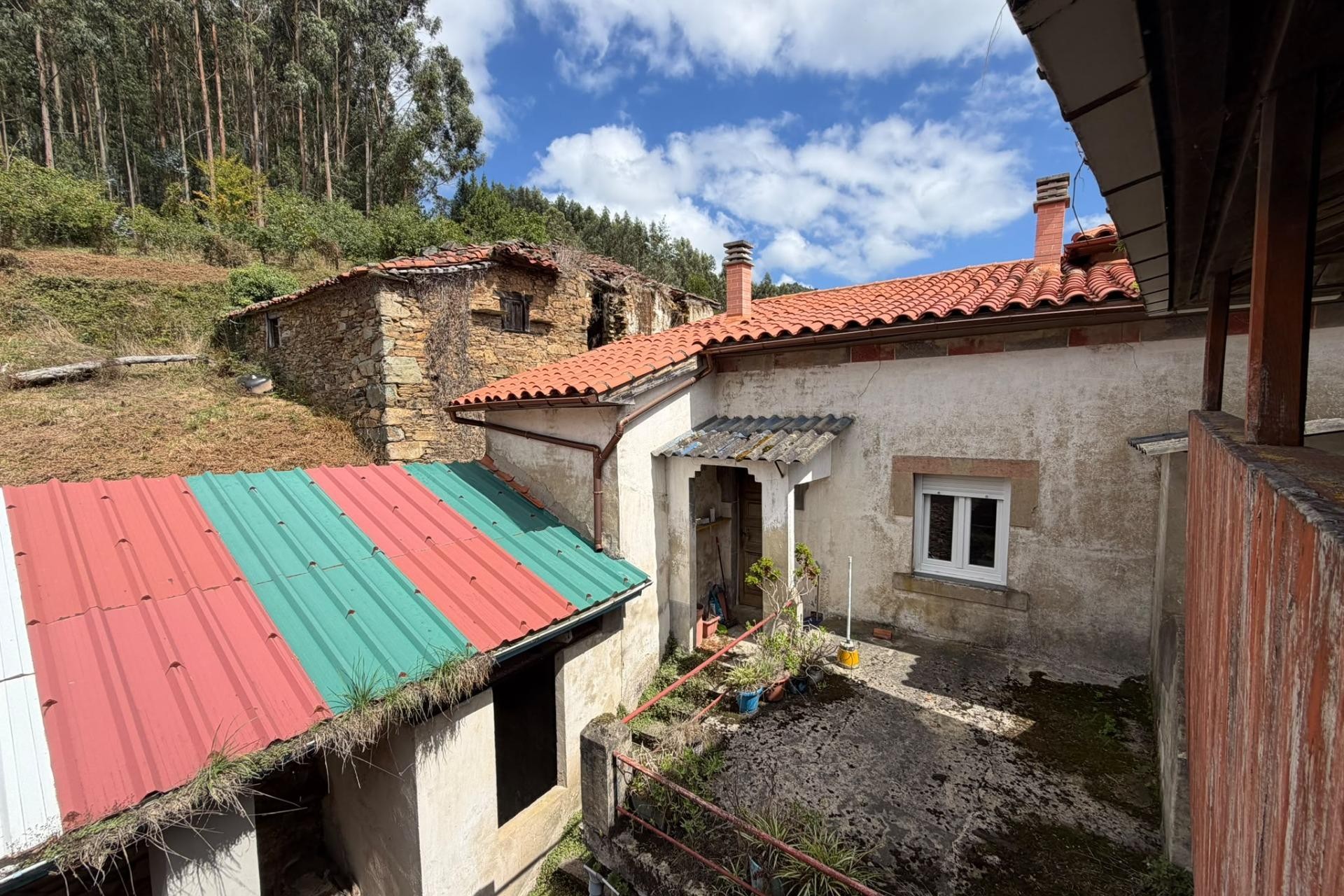 A Vendre - Casa con terreno -
Salas - Villarin