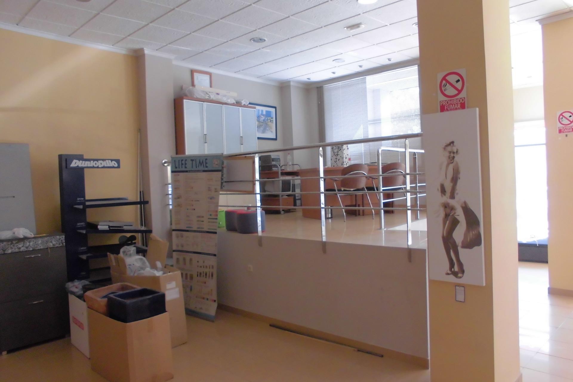 A Vendre - Commercial -
Calpe
