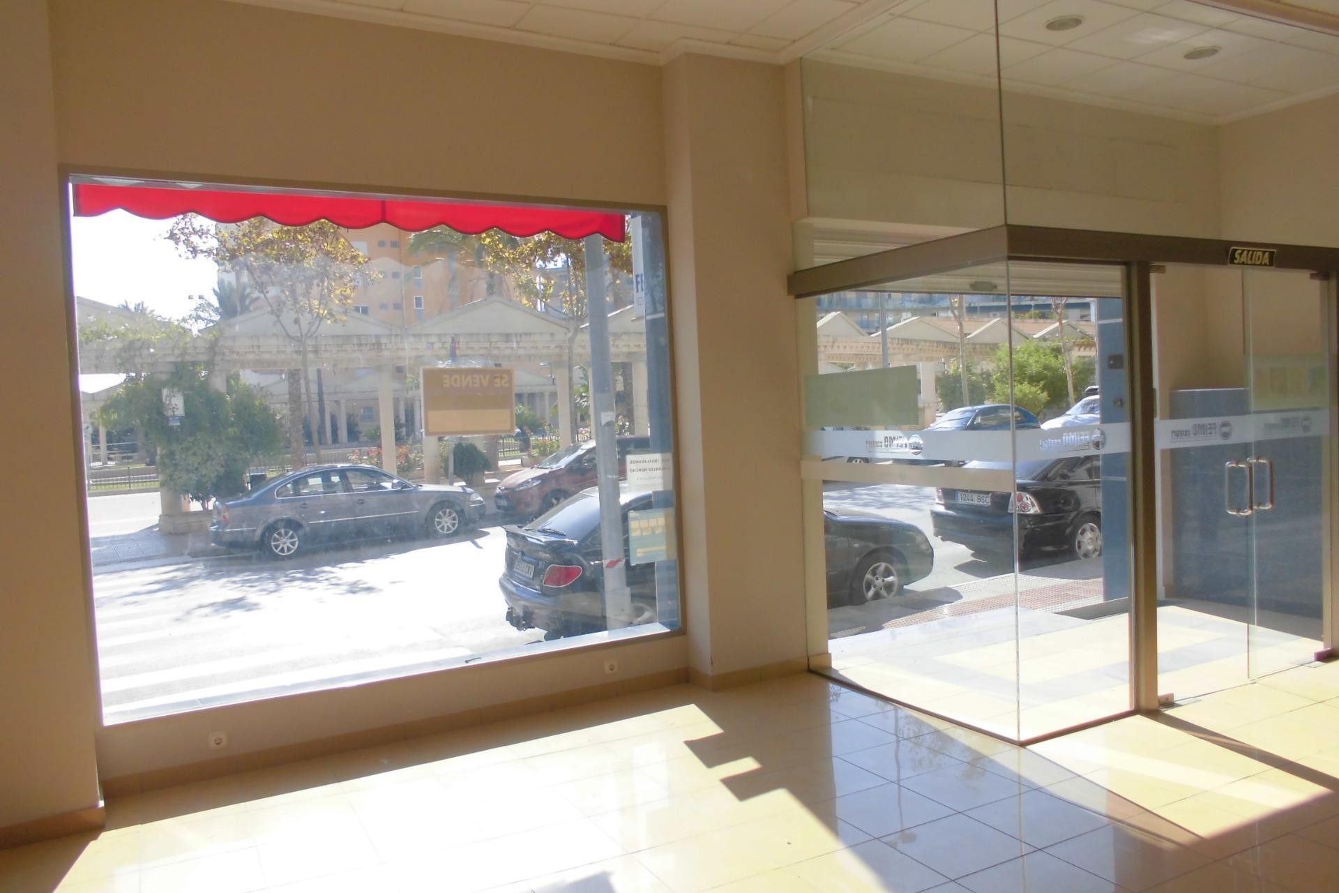 A Vendre - Commercial -
Calpe