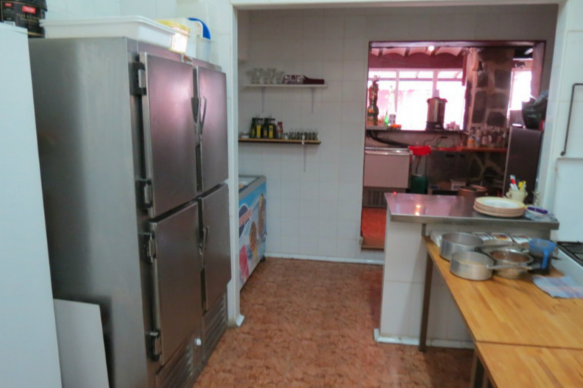 A Vendre - Commercial -
Jalon