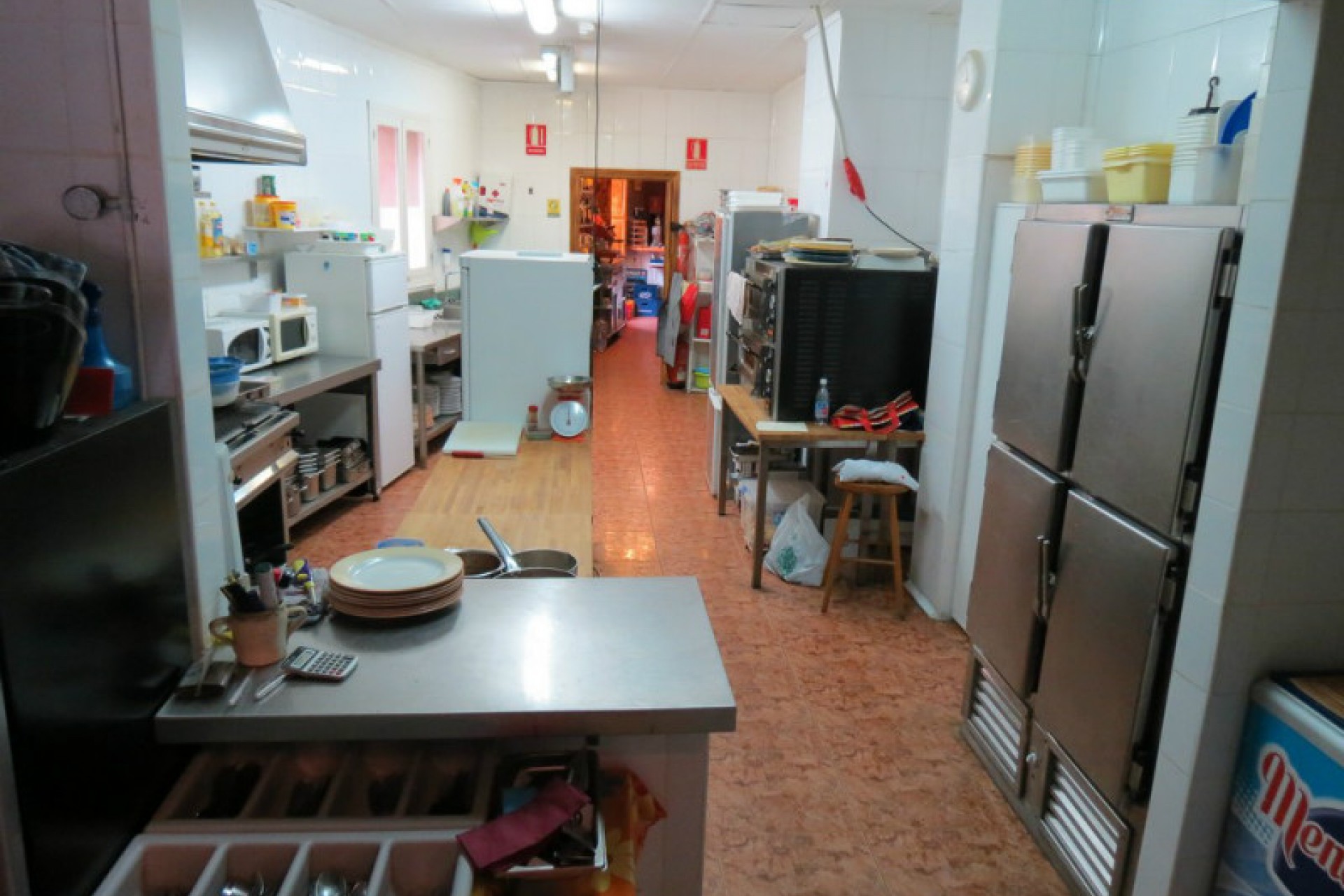 A Vendre - Commercial -
Jalon