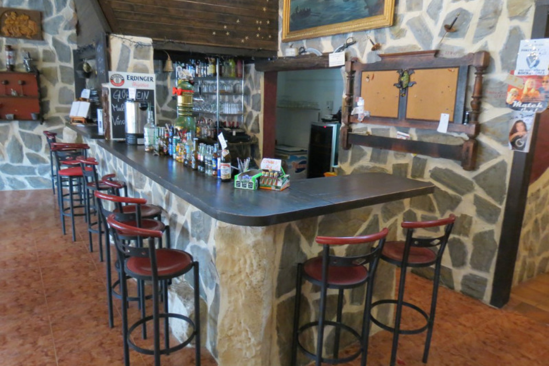 A Vendre - Commercial -
Jalon