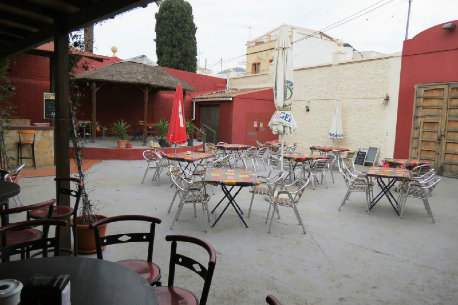 A Vendre - Commercial -
Jalon