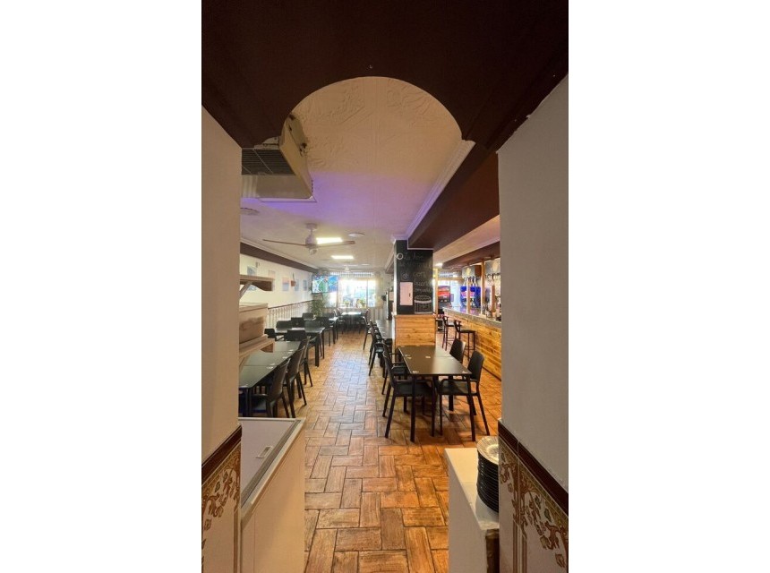 A Vendre - Commercial -
Javea