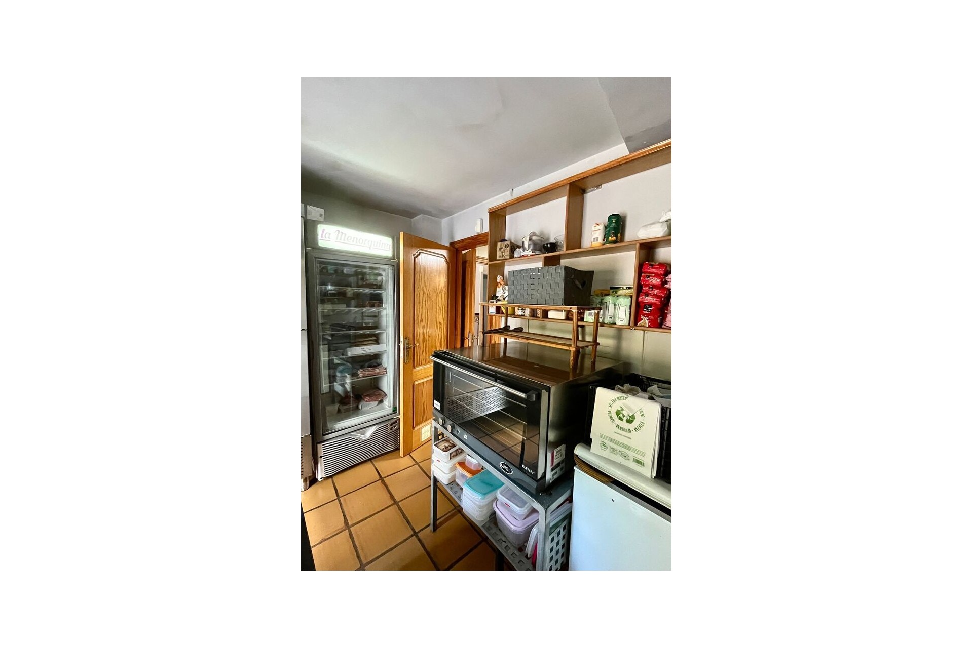 A Vendre - Commercial -
Javea