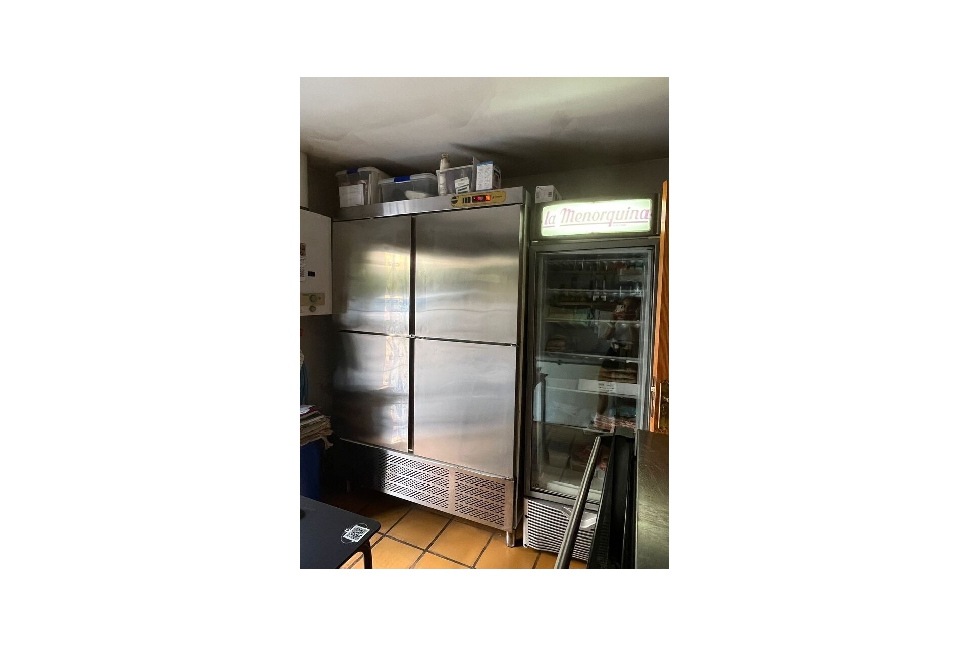 A Vendre - Commercial -
Javea