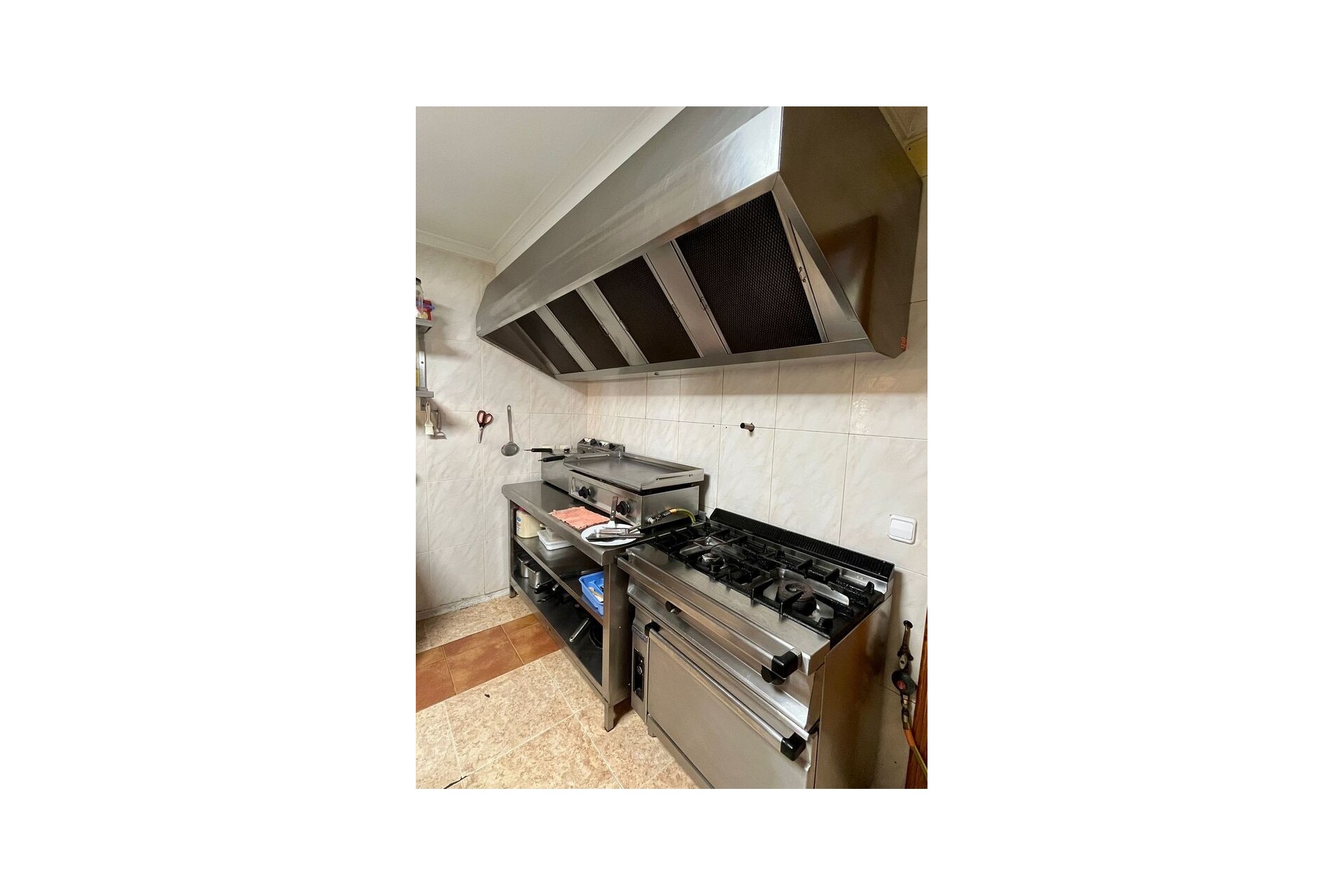 A Vendre - Commercial -
Javea