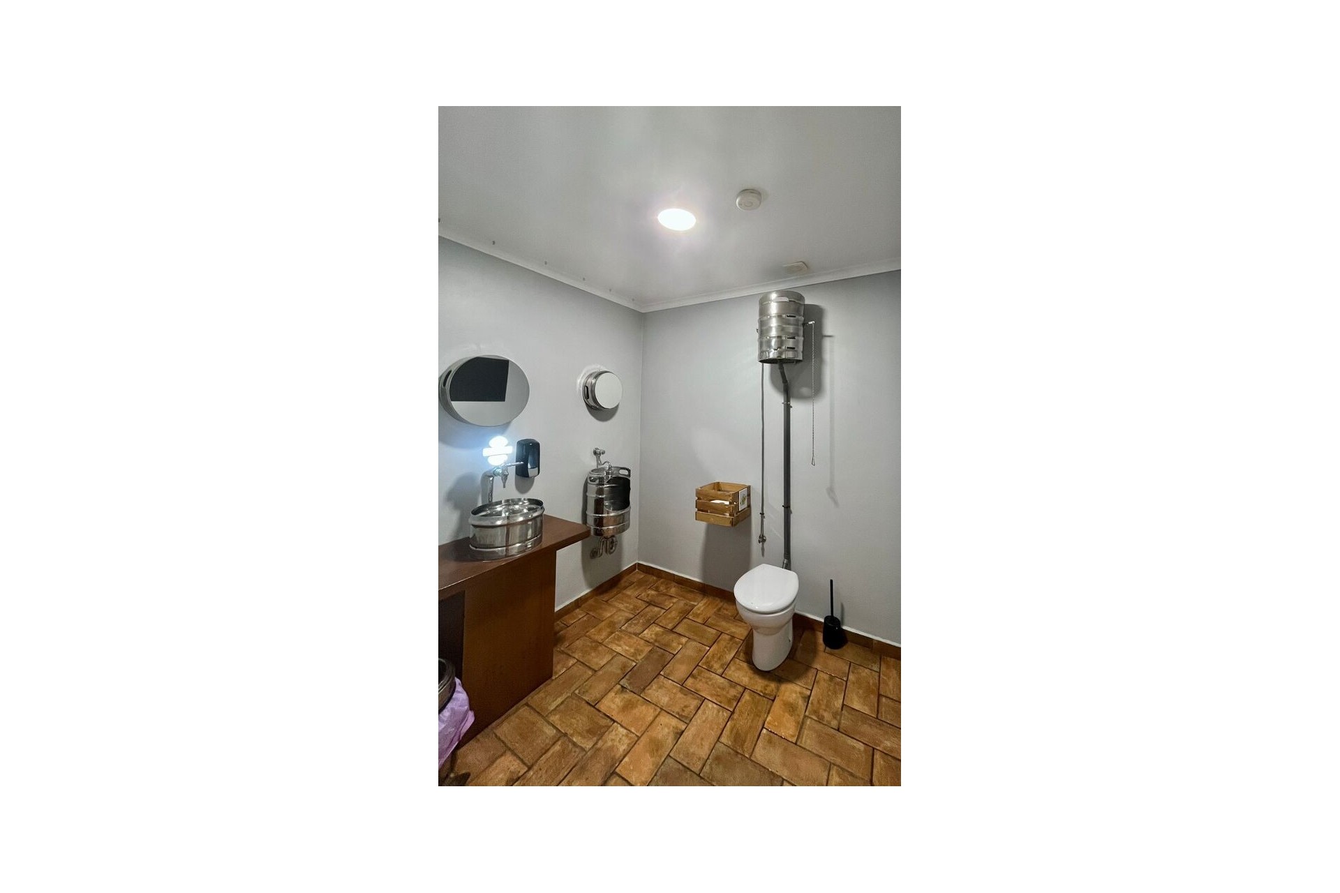 A Vendre - Commercial -
Javea