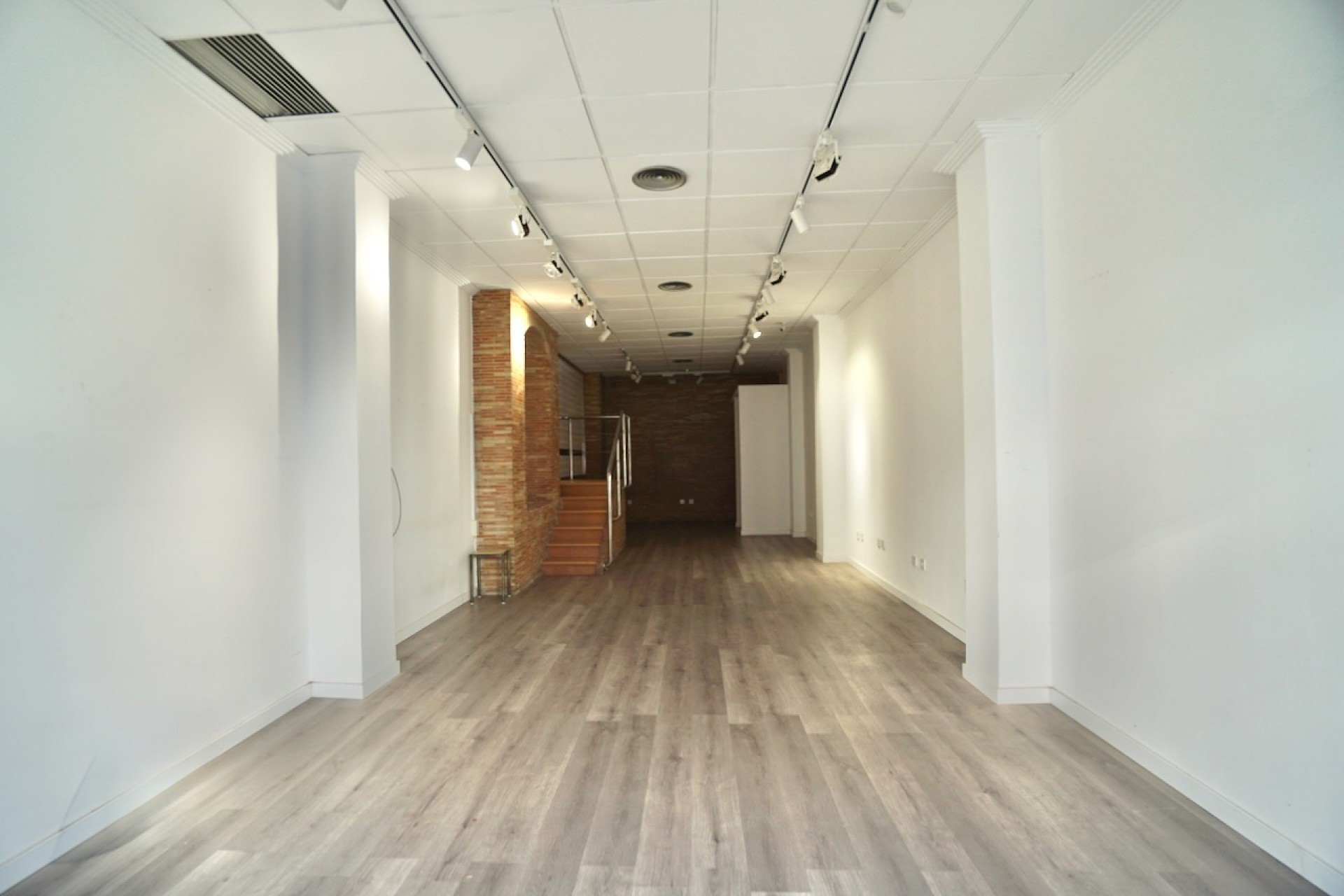 A Vendre - Commercial -
Moraira - Casco Urbano