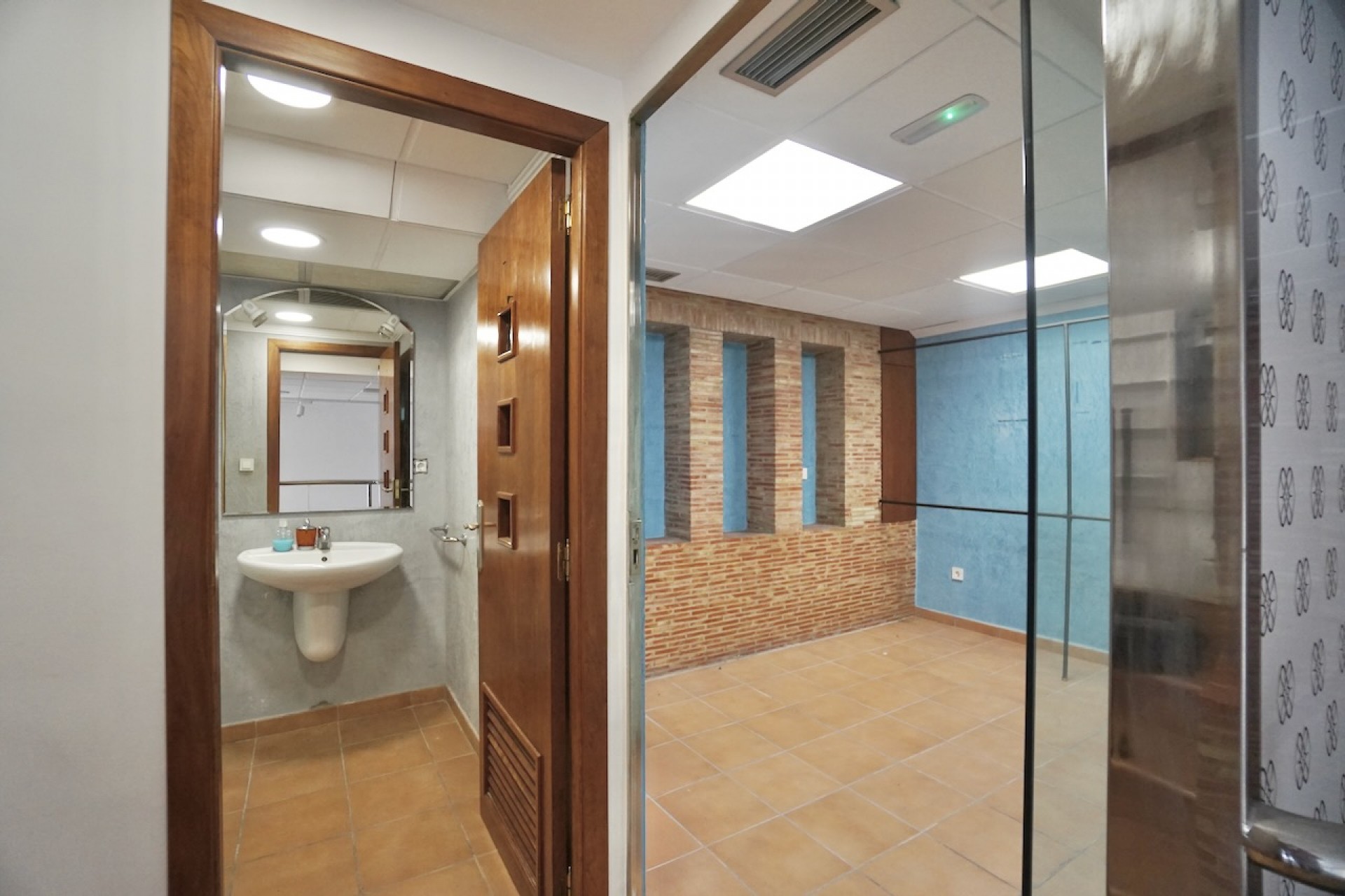 A Vendre - Commercial -
Moraira - Casco Urbano