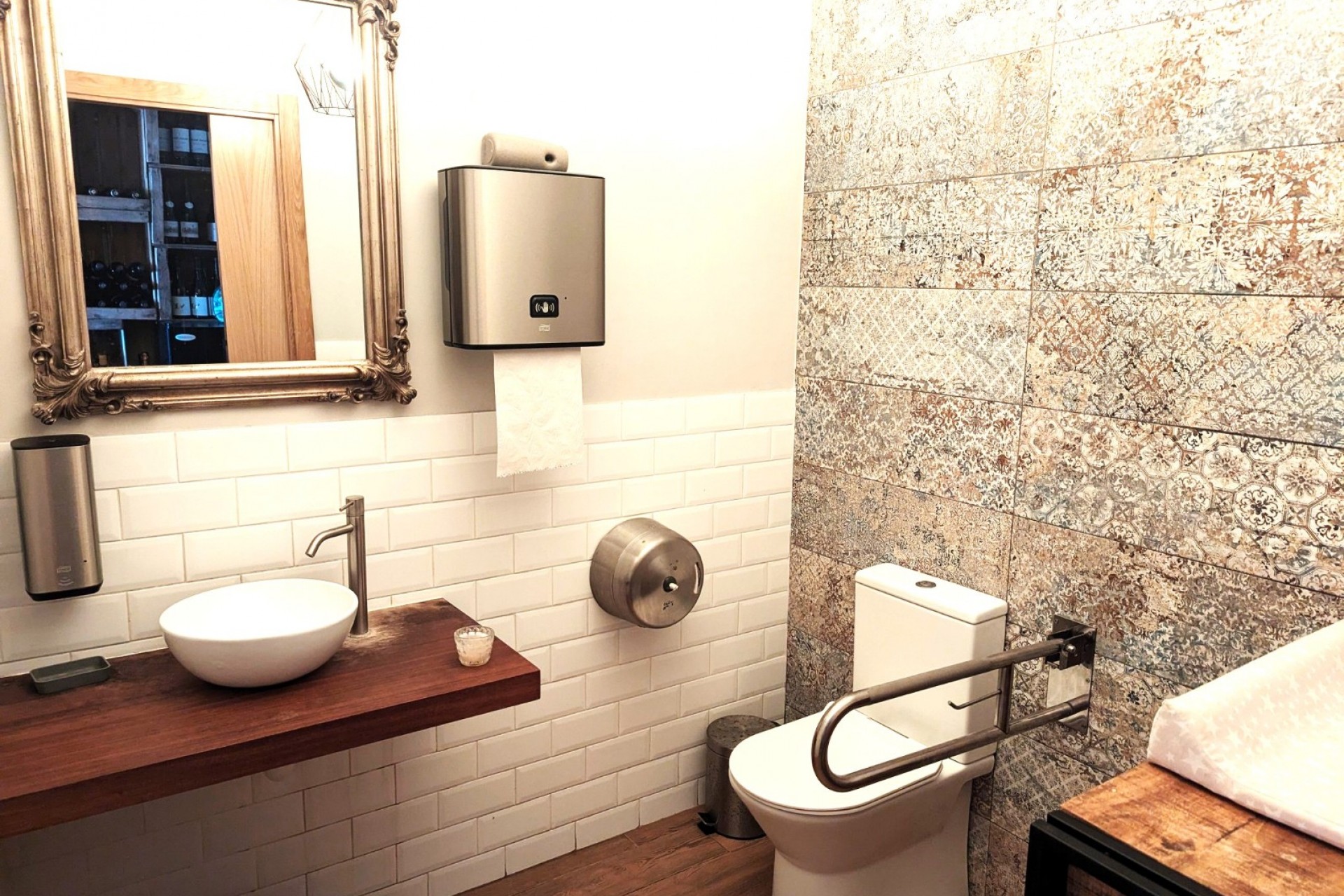 A Vendre - Commercial -
Moraira - La Cometa