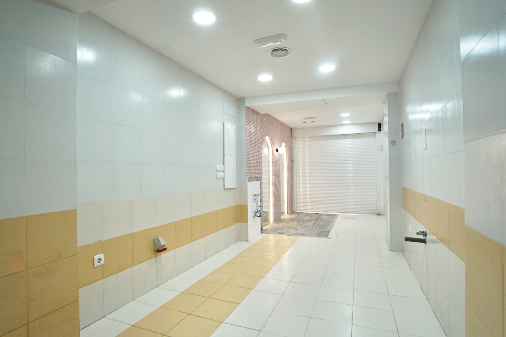 A Vendre - Commercial -
Moraira