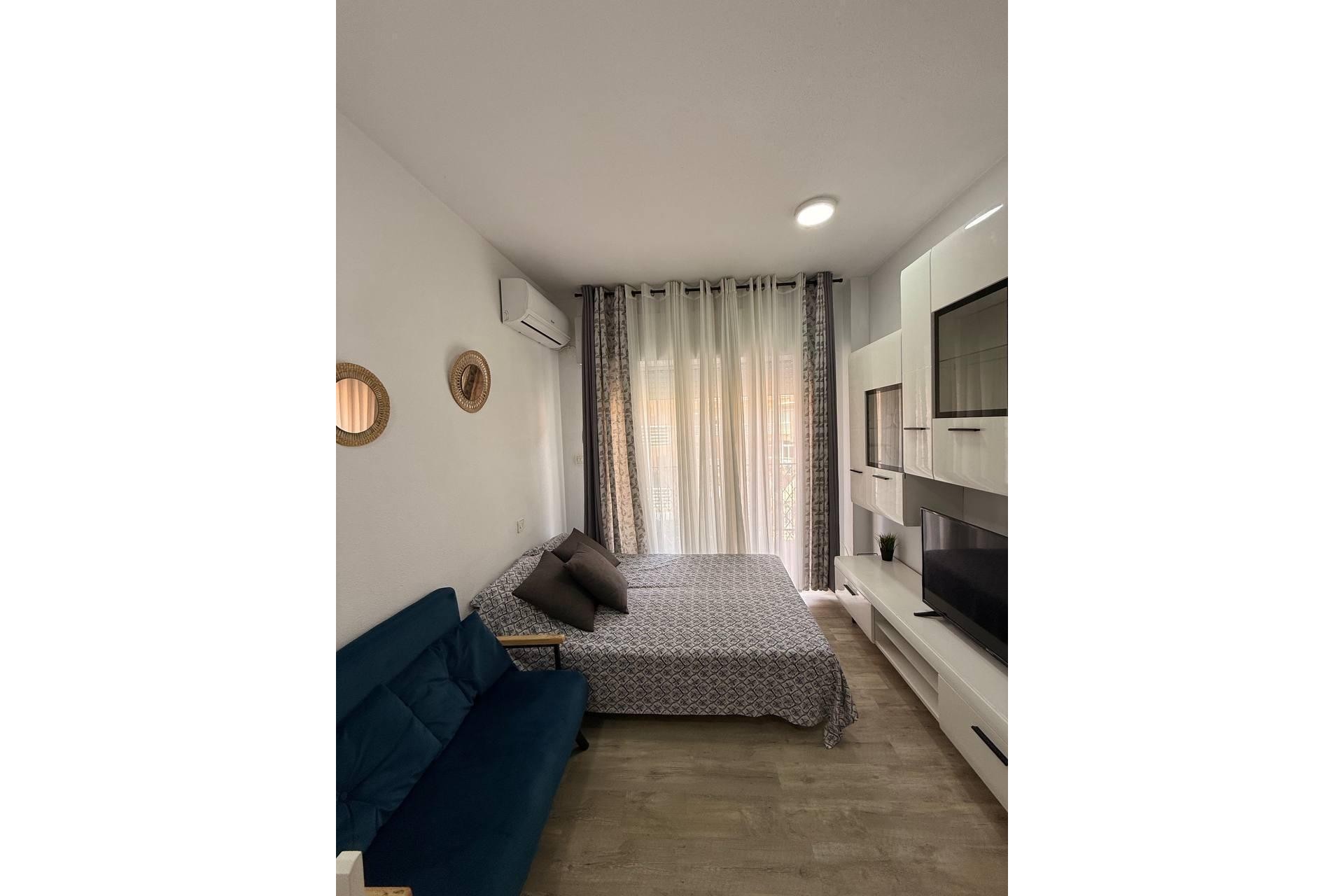 A Vendre - Estudio -
Torrevieja - Playa del cura