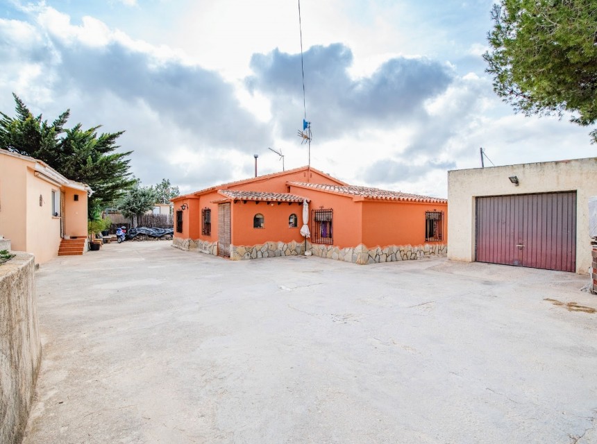 A Vendre - Finca -
Benissa - Partida Canor