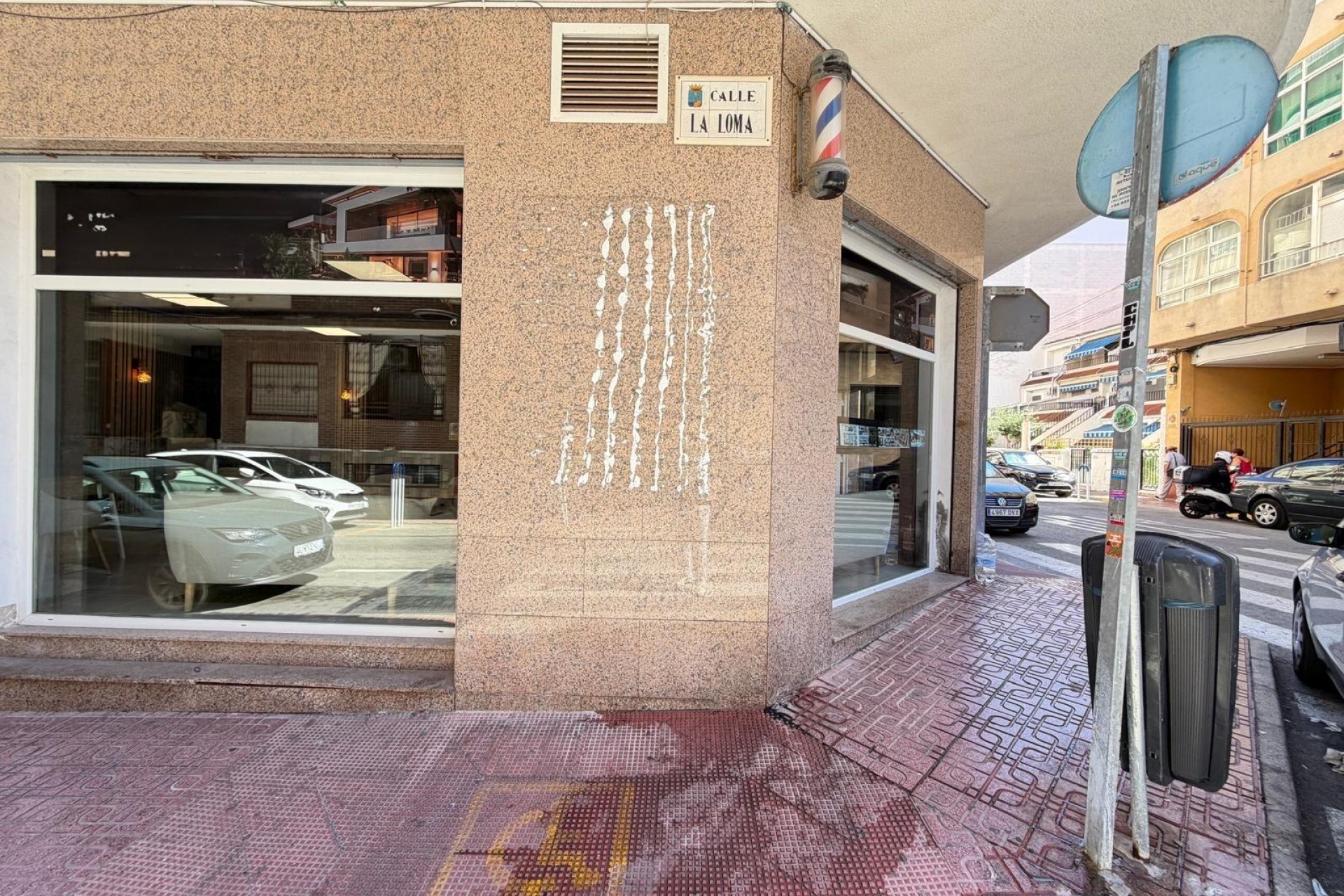 A Vendre - Local comercial -
Torrevieja - Playa de los locos