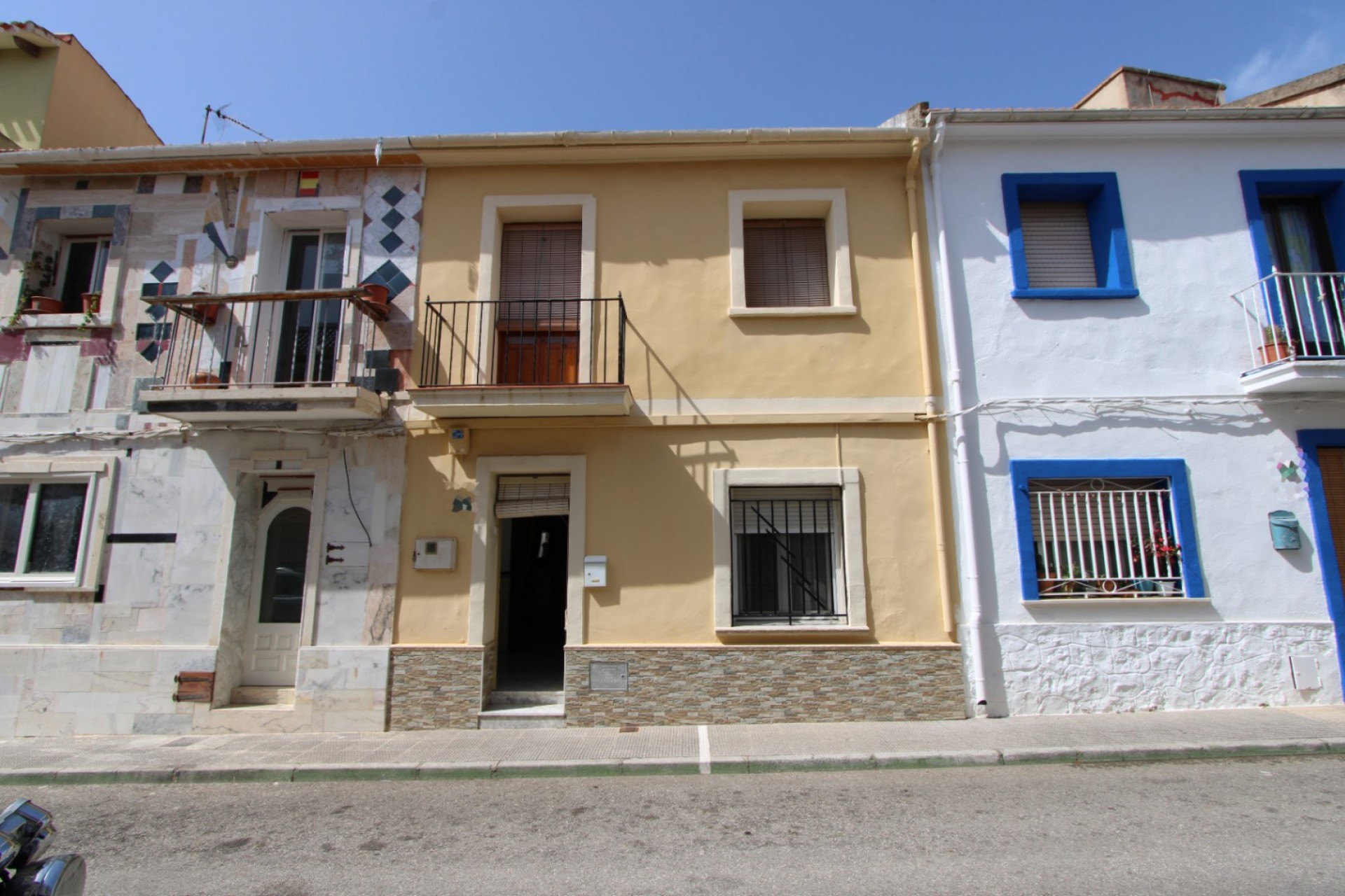 A Vendre - Maison de ville -
Beniarbeig