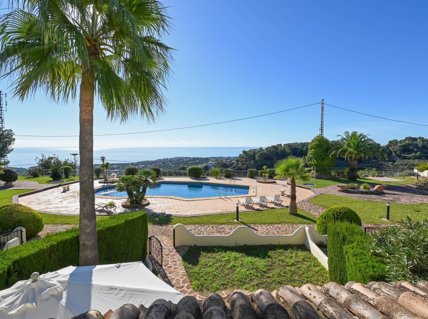 A Vendre - Maison de ville -
Moraira