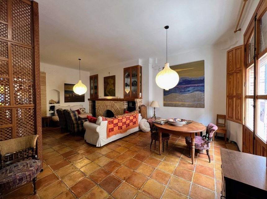 A Vendre - Maison de ville -
Orba