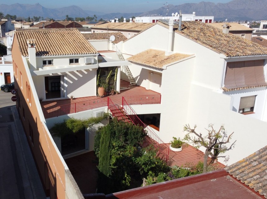 A Vendre - Maison de ville -
Pedreguer - Centro