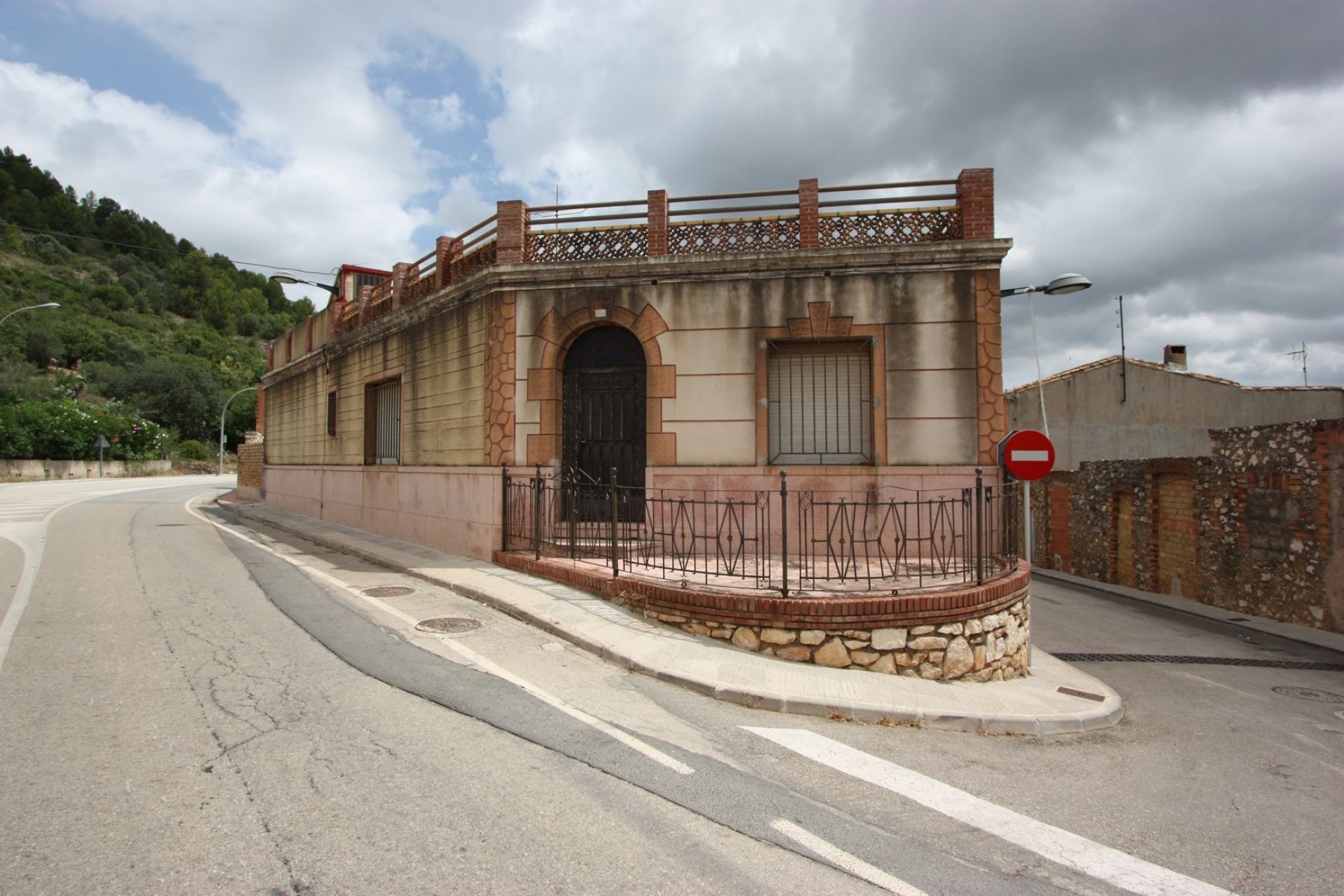 A Vendre - Maison de ville -
Sagra