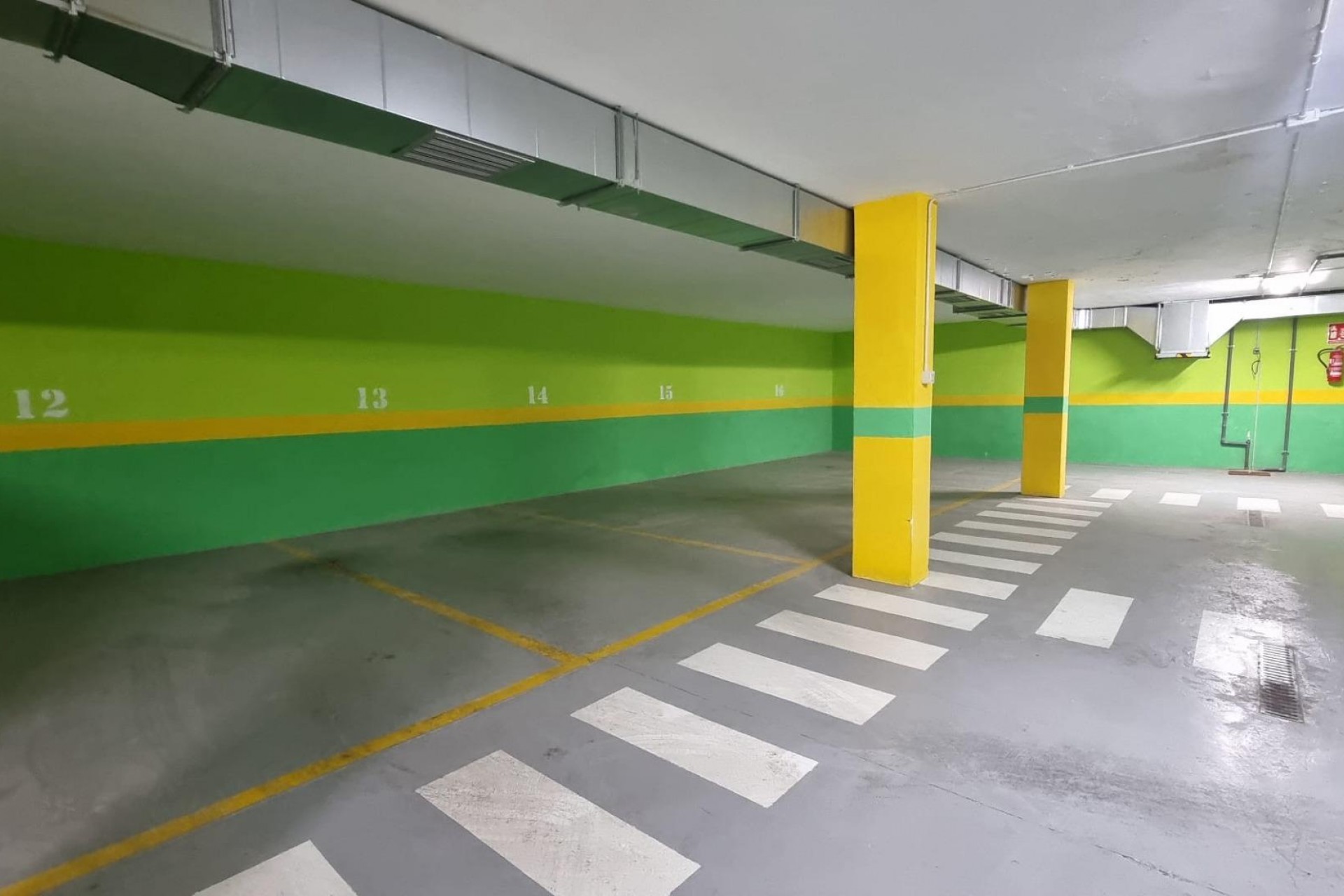A Vendre - Parking -
Torrevieja - Playa de los locos