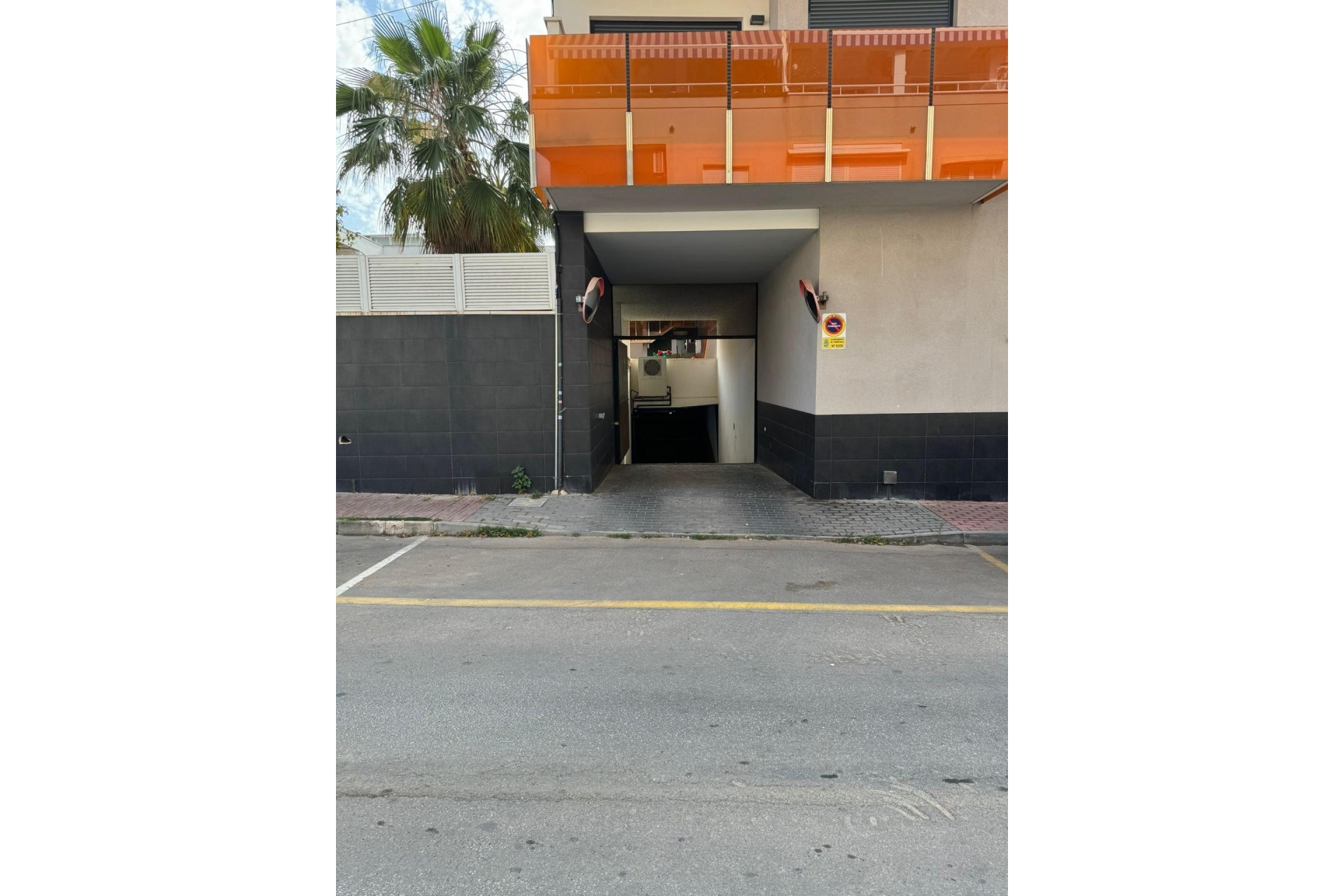 A Vendre - Parking -
Torrevieja - Playa del cura