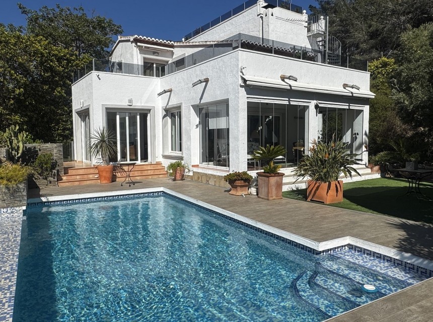 A Vendre - Villa -
Benissa