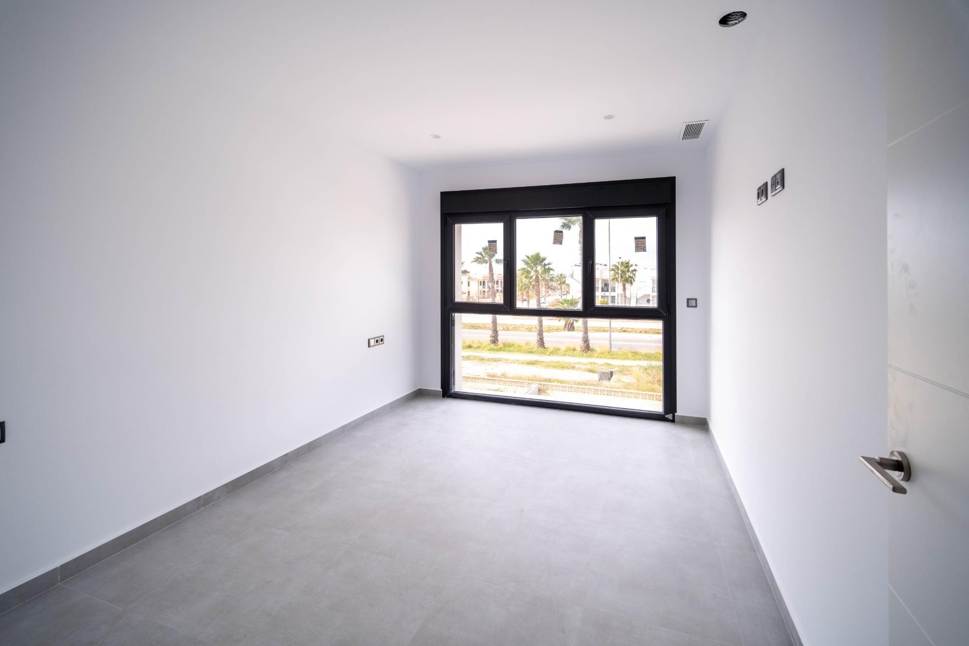 A Vendre - Villa de Lujo -
Torrevieja - Aguas nuevas 1