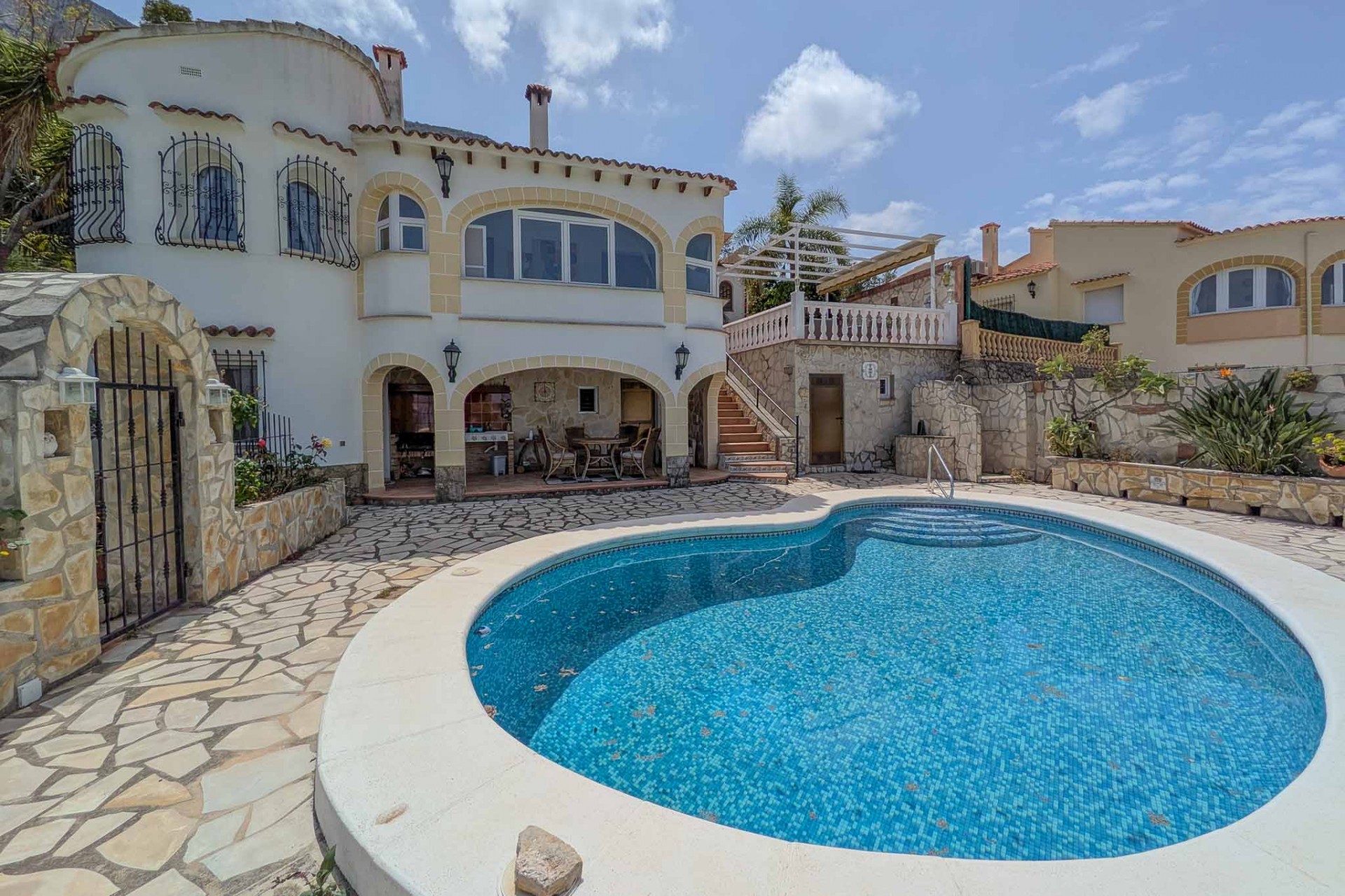 A Vendre - Villa -
Denia