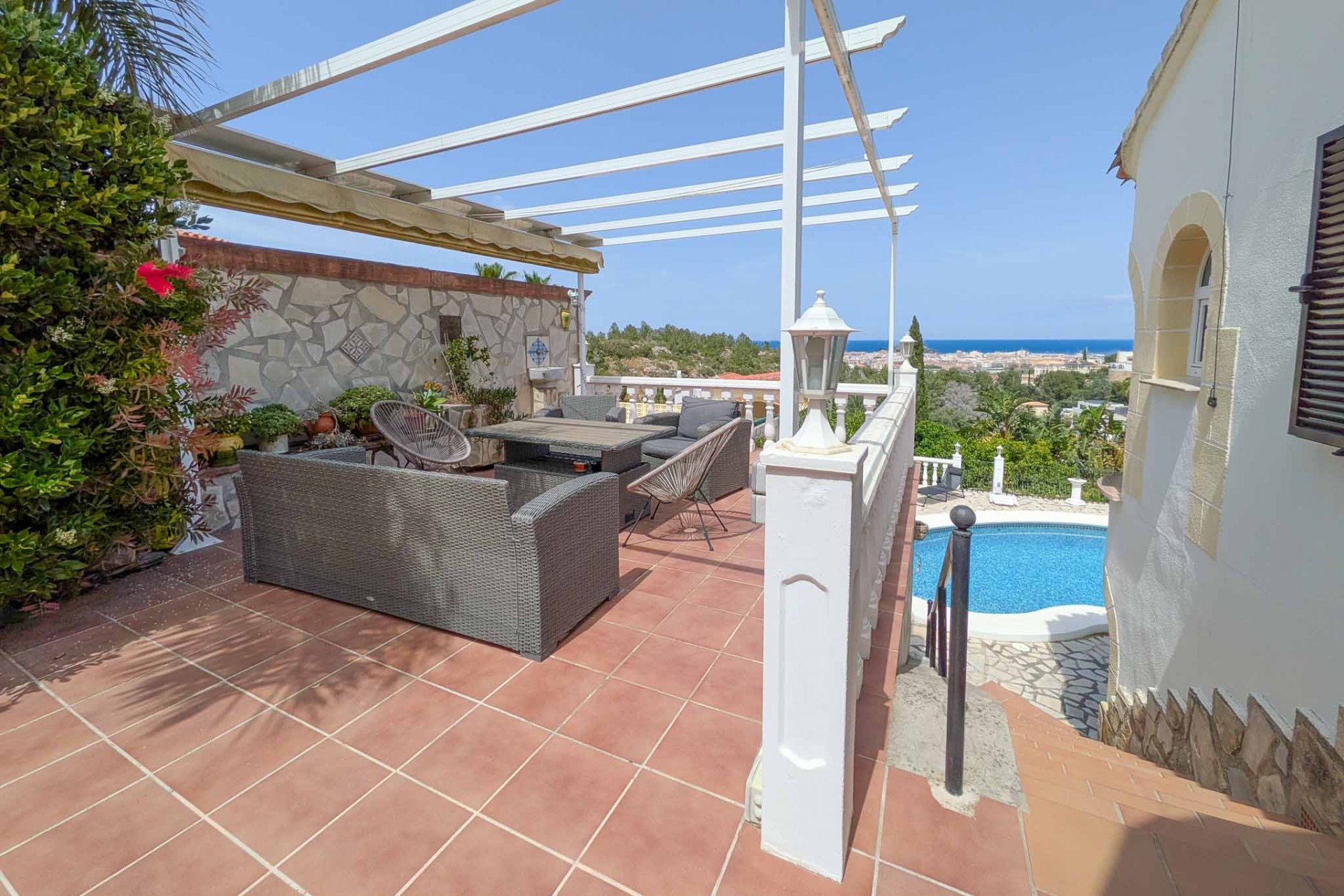 A Vendre - Villa -
Denia
