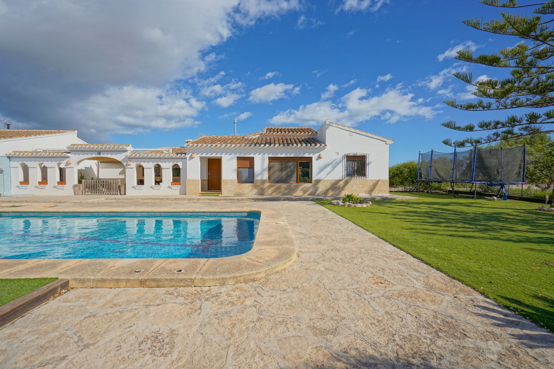 A Vendre - Villa -
Javea