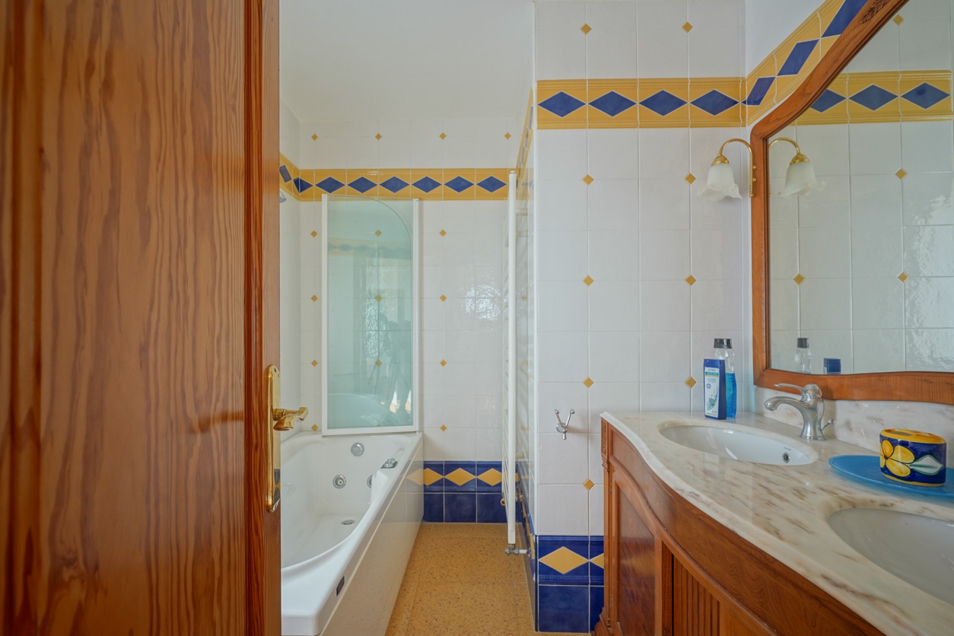 A Vendre - Villa -
Javea