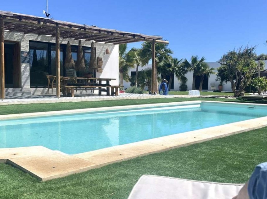 A Vendre - Villa -
Javea