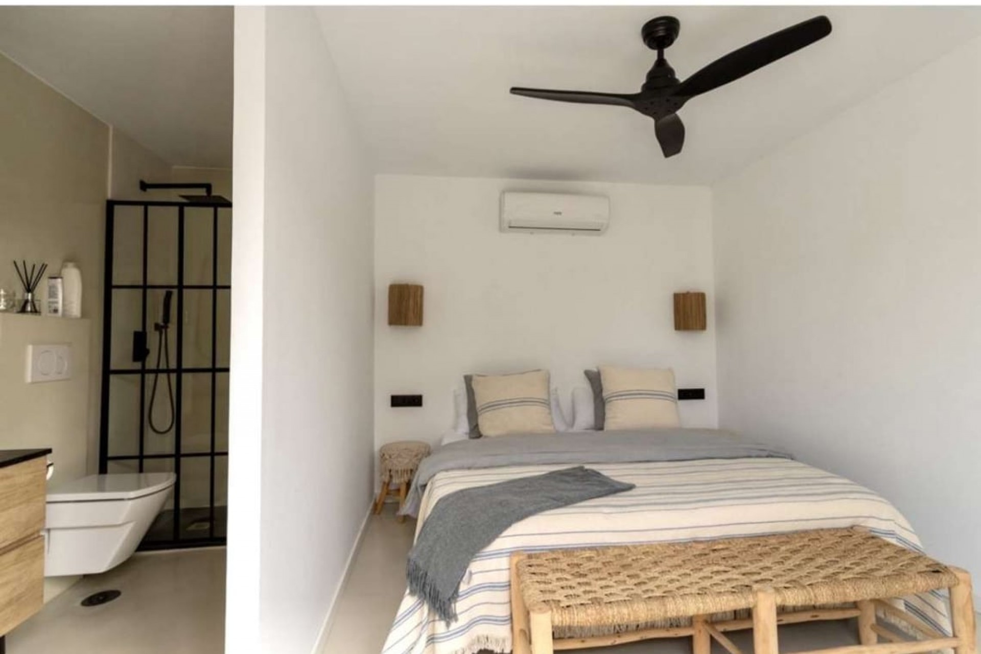 A Vendre - Villa -
Javea