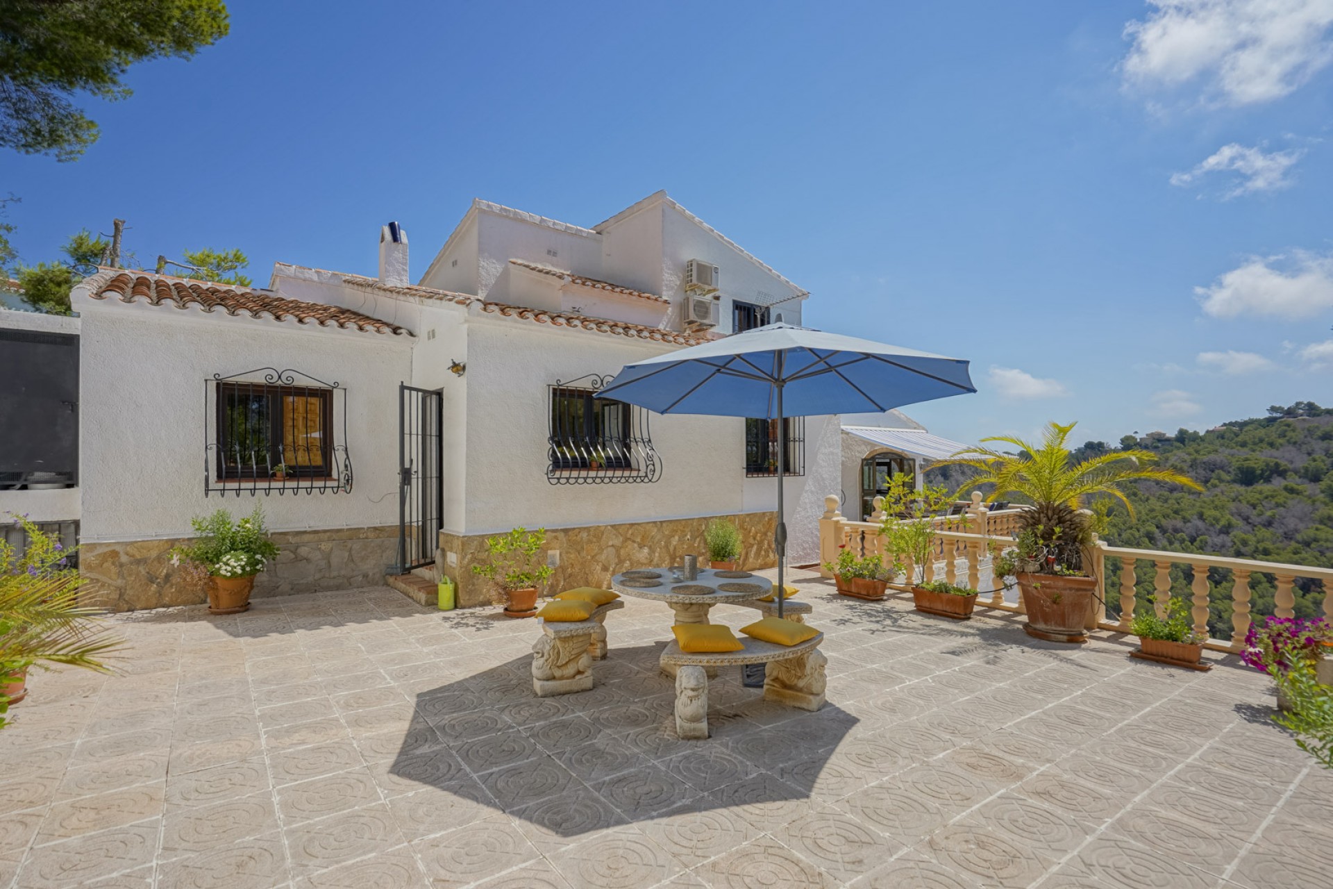 A Vendre - Villa -
Javea