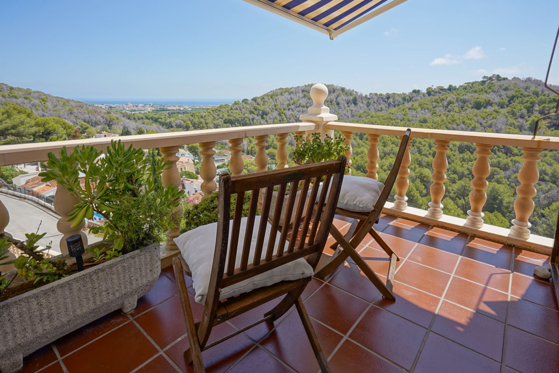 A Vendre - Villa -
Javea
