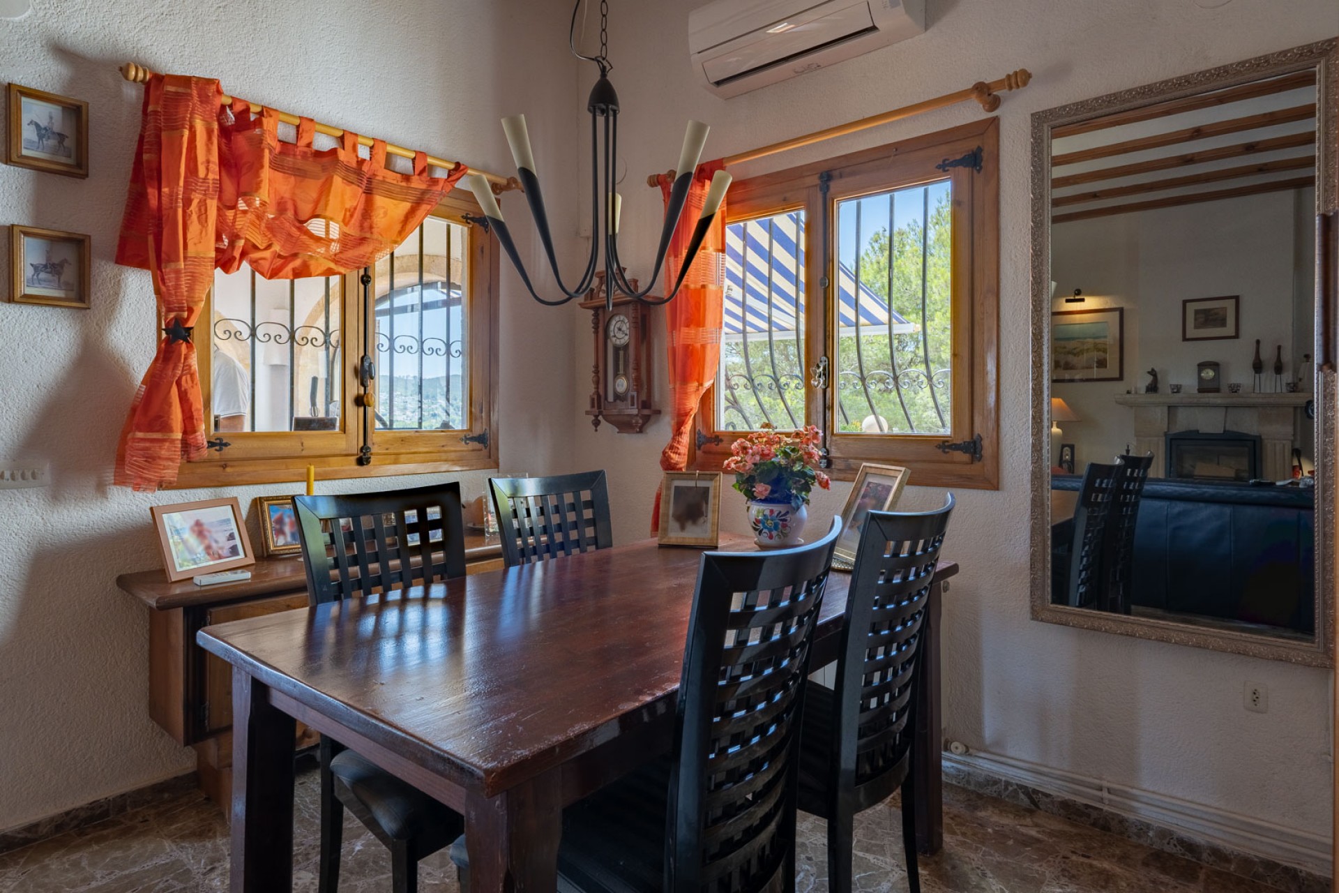 A Vendre - Villa -
Javea