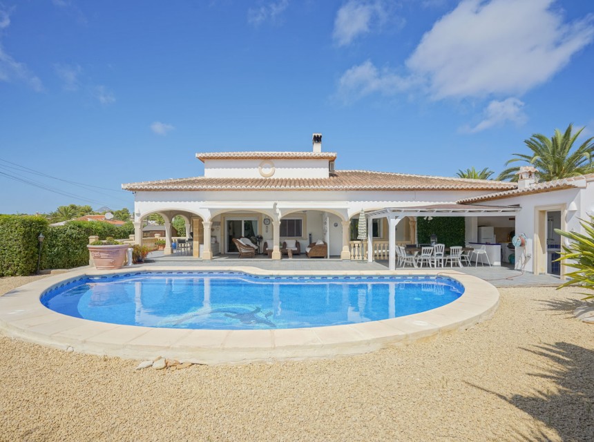 A Vendre - Villa -
Javea