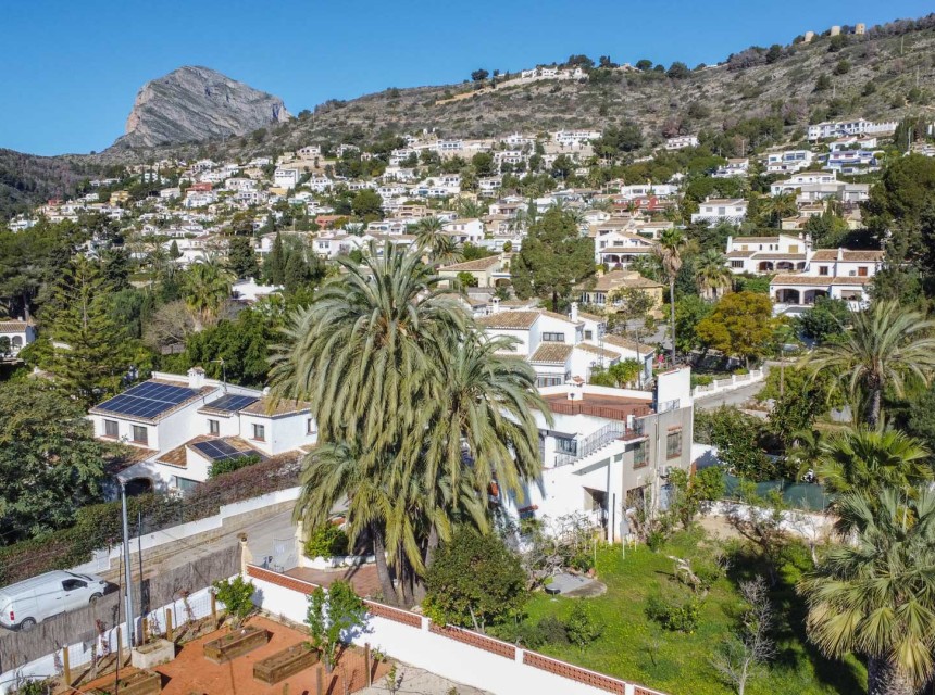 A Vendre - Villa -
Javea
