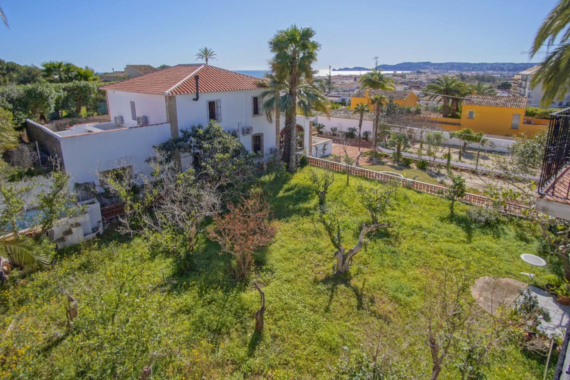 A Vendre - Villa -
Javea