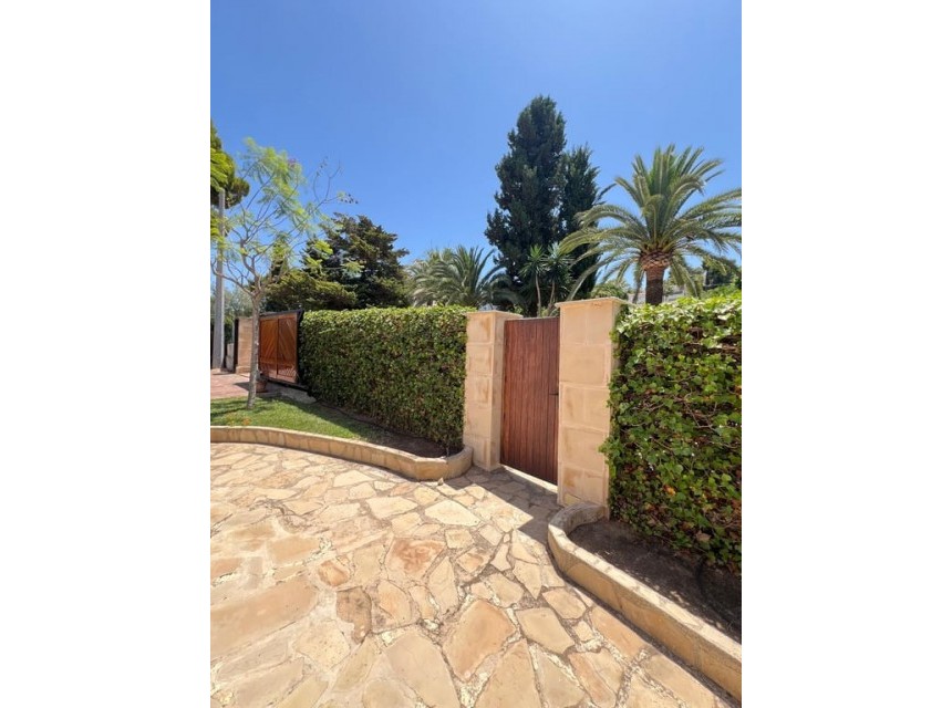 A Vendre - Villa -
Javea