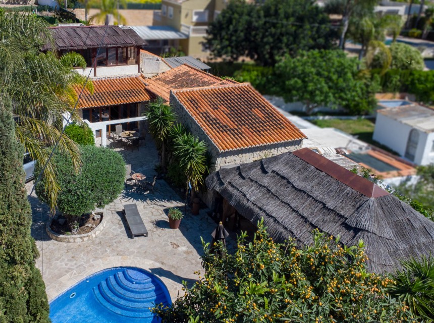 A Vendre - Villa -
Javea