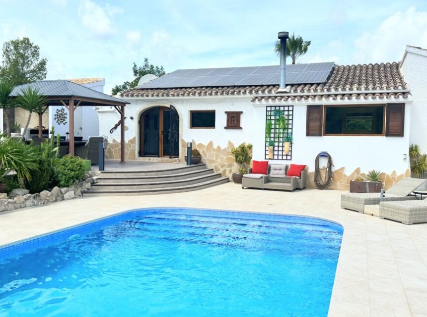 A Vendre - Villa -
Javea