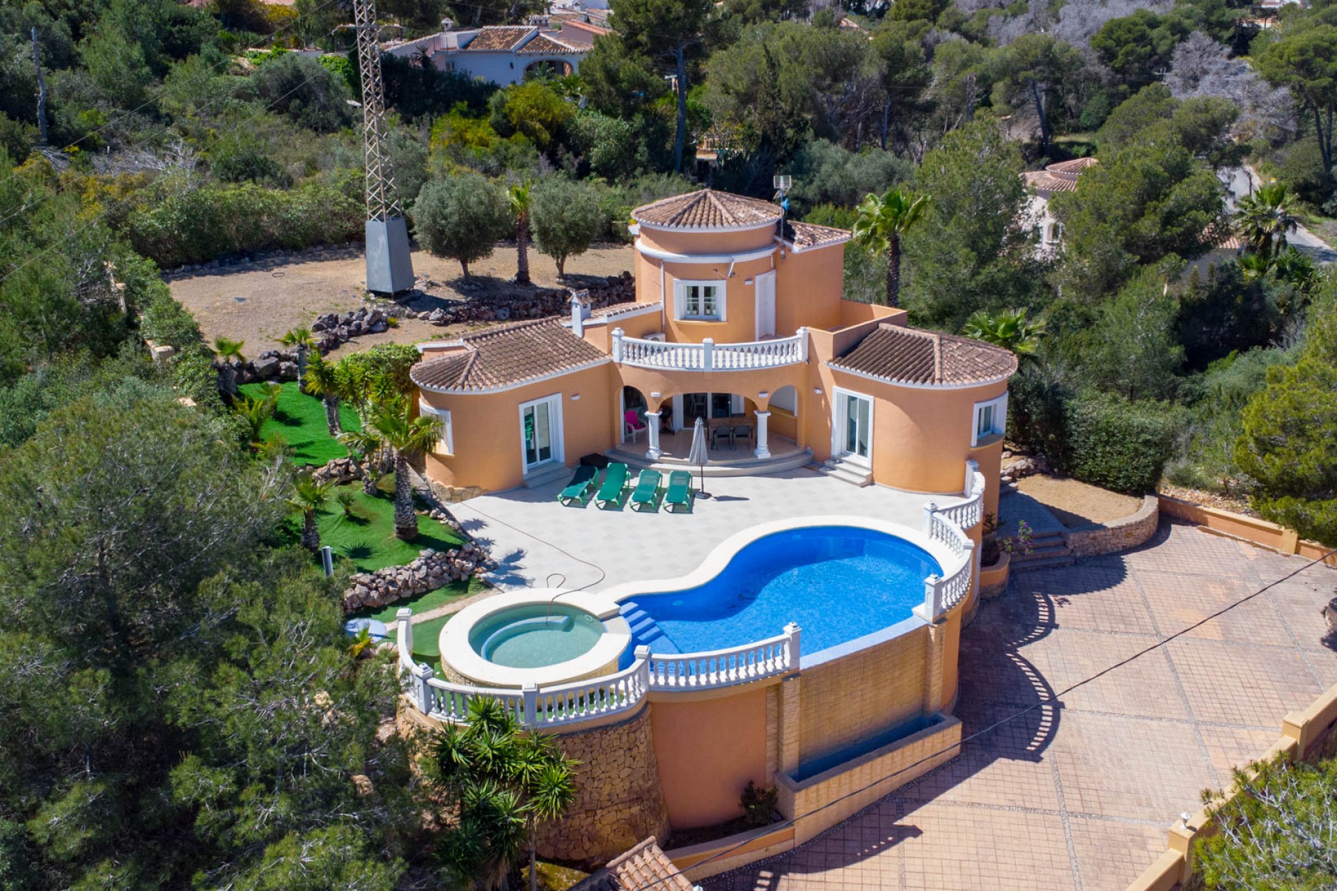 A Vendre - Villa -
Javea