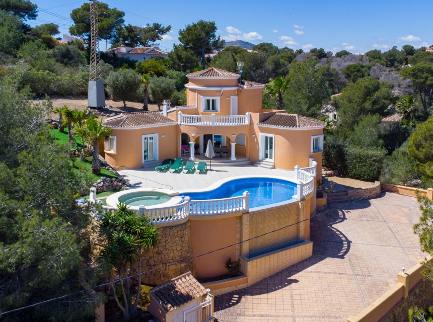 A Vendre - Villa -
Javea