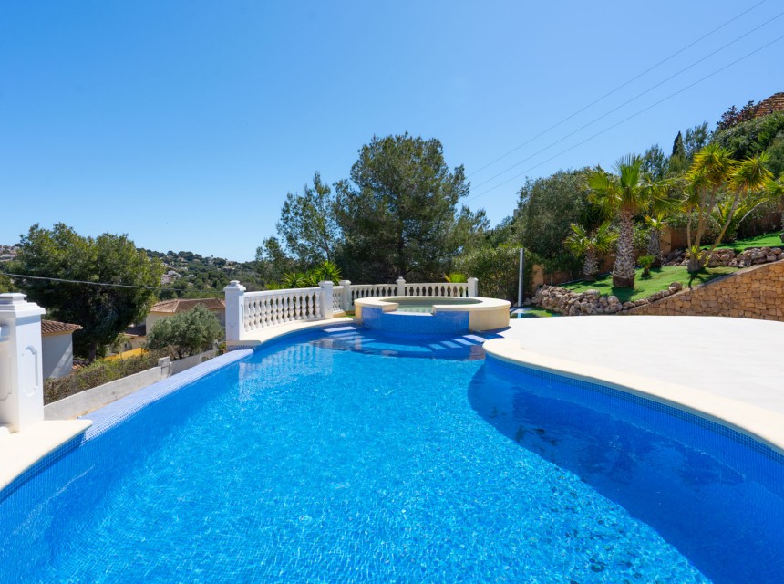 A Vendre - Villa -
Javea
